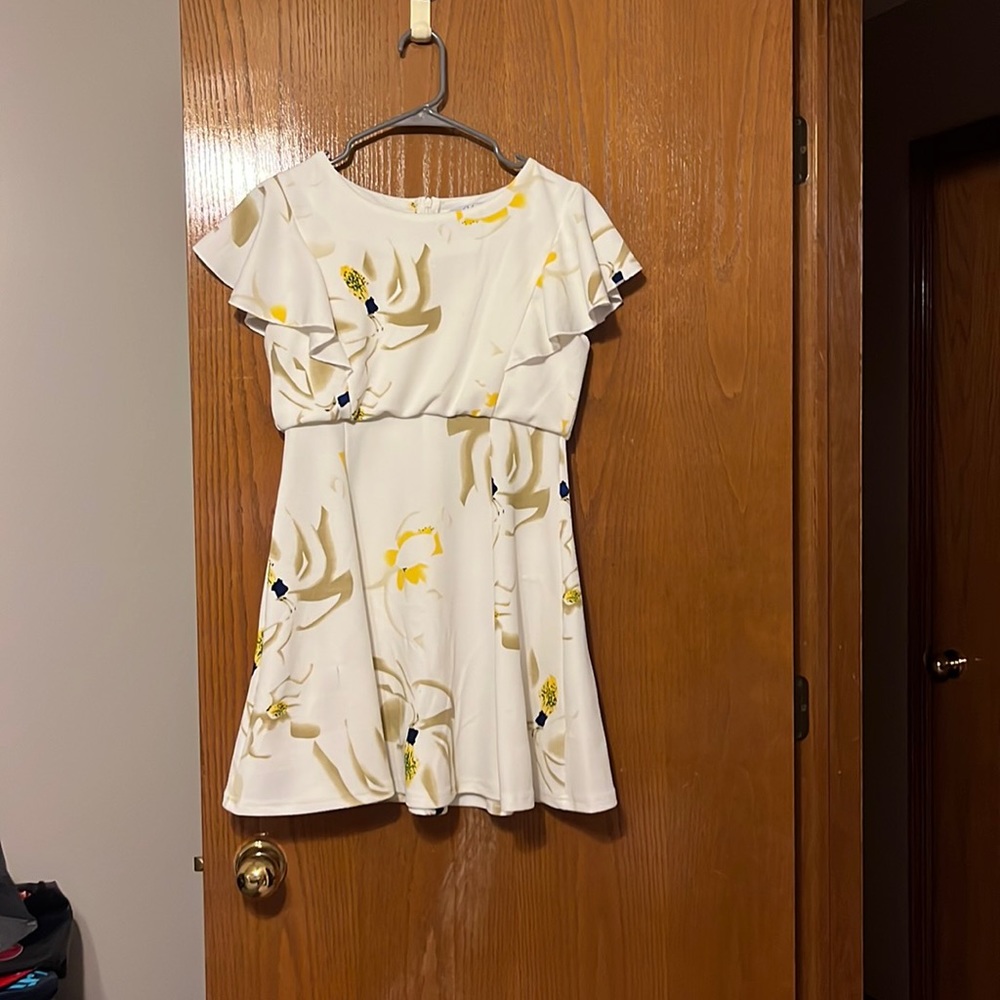 white floral dress - Picture 1 of 5